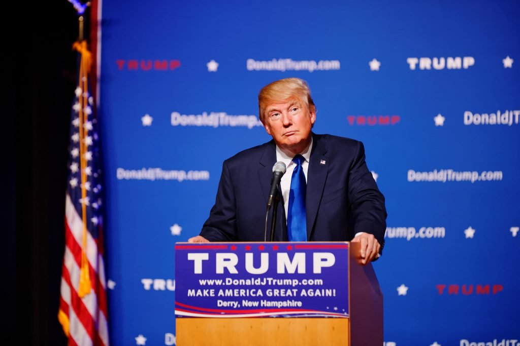 E se Trump fosse come Gandhi?